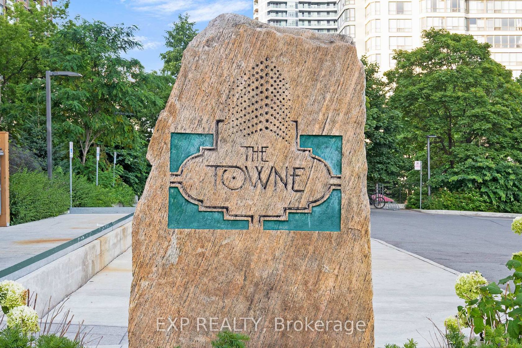 203 - 3605 Kariya Drive, City Centre, Mississauga 