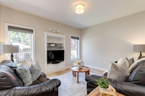 Photo 5 at 30 Earl Stewart Drive, Bayview Wellington, Aurora