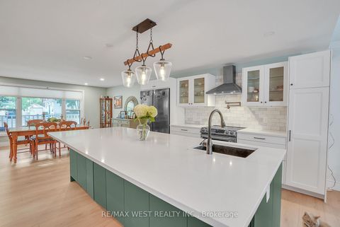 Photo 2 at 26 Granville Street, Allandale, Barrie