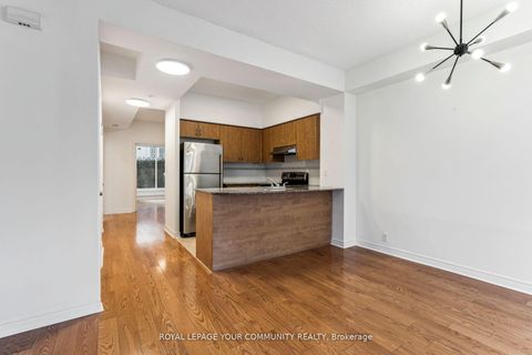 Photo 11 at 103 - 207 Wellesley Street E, South St. James Town, Toronto
