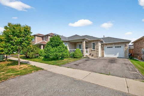 Photo 1 at 3 Player Drive, East Bayfield, Barrie