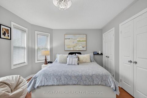 Photo 17 at 3 Player Drive, East Bayfield, Barrie