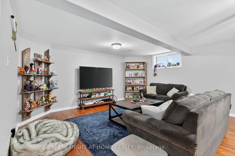 Photo 22 at 3 Player Drive, East Bayfield, Barrie
