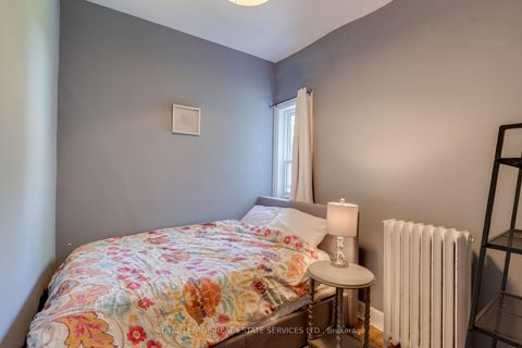 Photo 19 at 10 Follis Avenue, Annex, Toronto