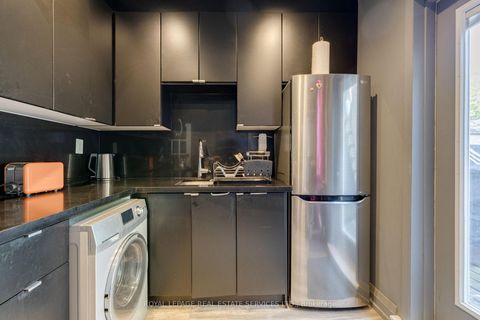 Photo 25 at 10 Follis Avenue, Annex, Toronto