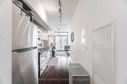 Photo 10 at 2413 - 105 The Queensway Avenue, Swansea, Toronto