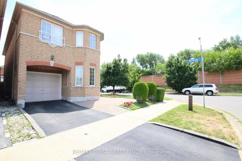 Photo 1 at 1 Platinum Drive, Amesbury, Toronto