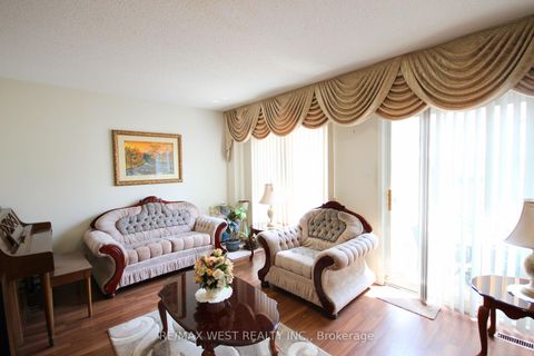 Photo 11 at 1 Platinum Drive, Amesbury, Toronto