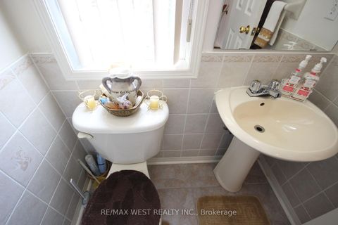 Photo 13 at 1 Platinum Drive, Amesbury, Toronto