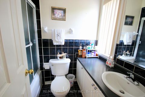 Photo 18 at 1 Platinum Drive, Amesbury, Toronto