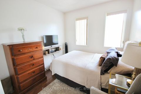 Photo 25 at 1 Platinum Drive, Amesbury, Toronto