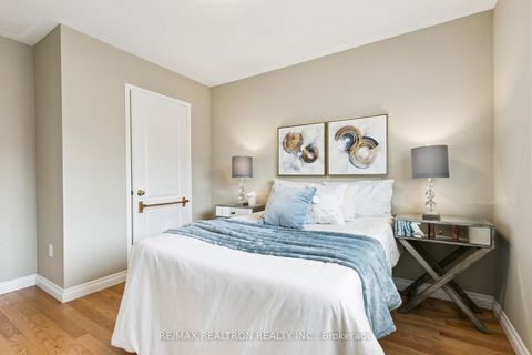 Photo 32 at 240 Austinpaul Drive, Summerhill Estates, Newmarket
