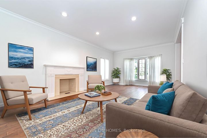 Photo 11 at 10 Edmund Crescent, Bayview Hill, Richmond Hill