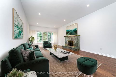 Photo 13 at 10 Edmund Crescent, Bayview Hill, Richmond Hill