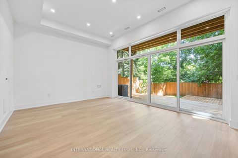 Photo 39 at 19 Ivy Avenue, South Riverdale, Toronto