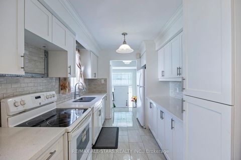 Photo 5 at 54 Kennaley Crescent E, Agincourt North, Toronto