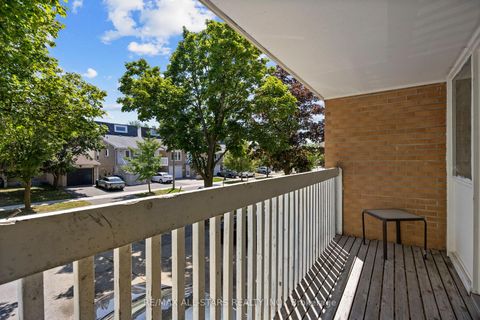 Photo 9 at 54 Kennaley Crescent E, Agincourt North, Toronto
