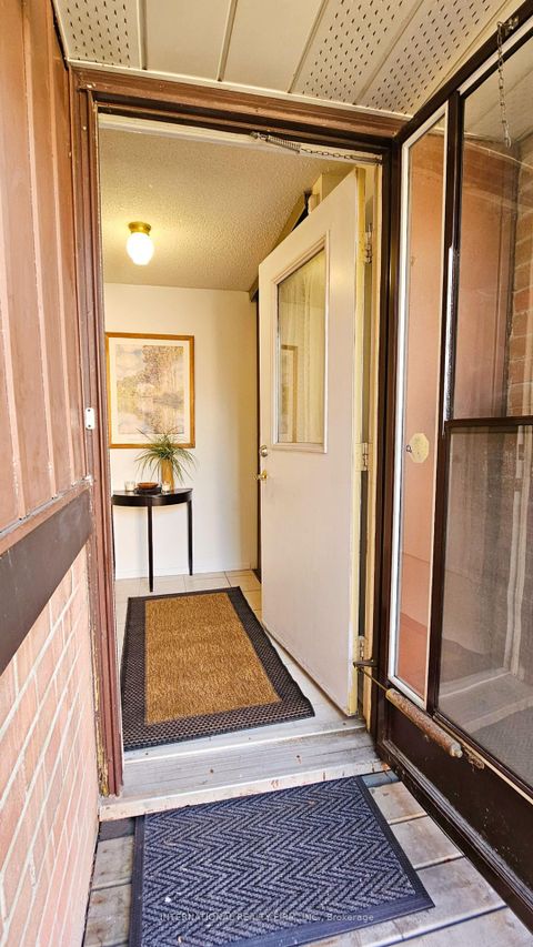 Photo 4 at 47 Parsell Square, Malvern, Toronto