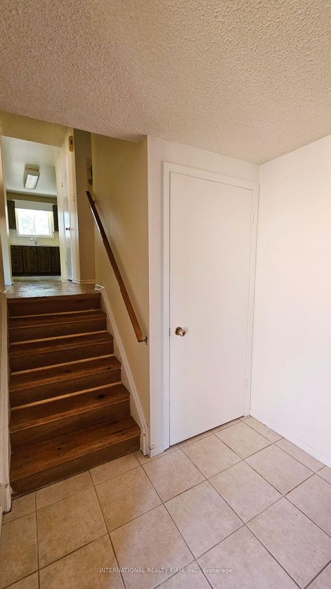 Photo 5 at 47 Parsell Square, Malvern, Toronto