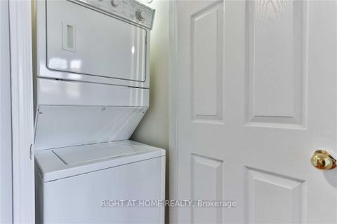 Photo 13 at 27 - 42 Pinery Trail, Malvern, Toronto
