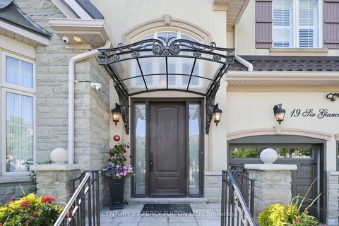 Photo 1 at 19 Sir Giancarlo Court, Patterson, Vaughan