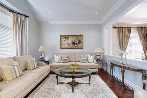 Photo 3 at 19 Sir Giancarlo Court, Patterson, Vaughan