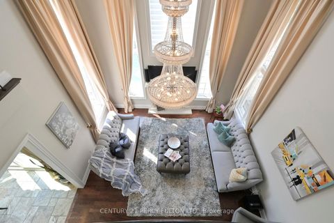 Photo 9 at 19 Sir Giancarlo Court, Patterson, Vaughan