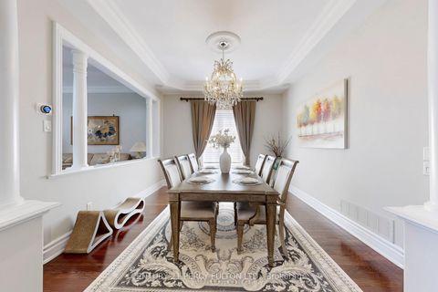 Photo 10 at 19 Sir Giancarlo Court, Patterson, Vaughan