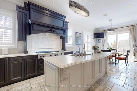 Photo 12 at 19 Sir Giancarlo Court, Patterson, Vaughan