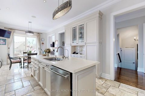 Photo 13 at 19 Sir Giancarlo Court, Patterson, Vaughan