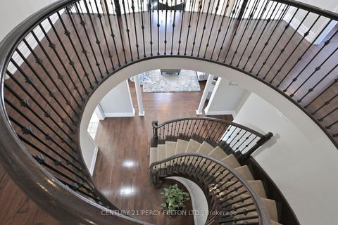 Photo 19 at 19 Sir Giancarlo Court, Patterson, Vaughan