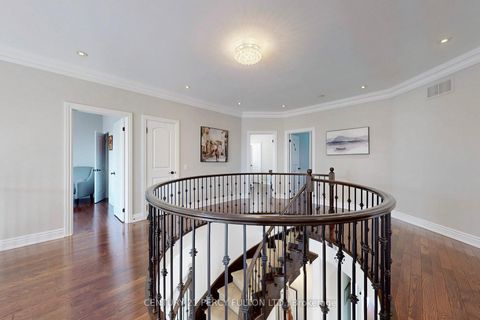 Photo 20 at 19 Sir Giancarlo Court, Patterson, Vaughan