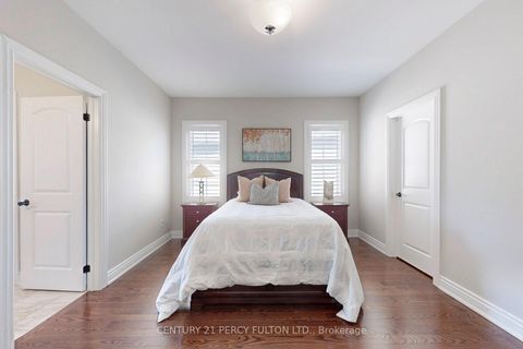 Photo 28 at 19 Sir Giancarlo Court, Patterson, Vaughan
