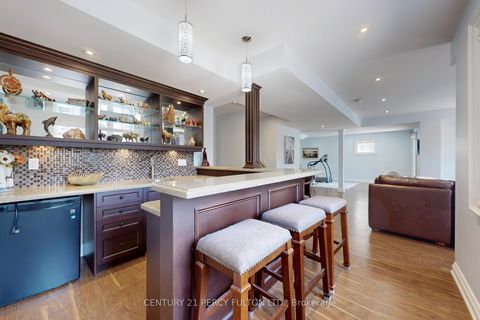 Photo 32 at 19 Sir Giancarlo Court, Patterson, Vaughan