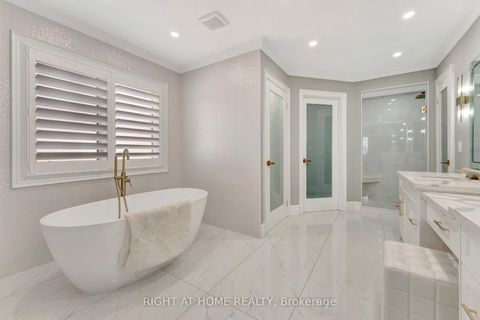Photo 17 at 2469 Whistling Springs Crescent, WM Westmount, Oakville