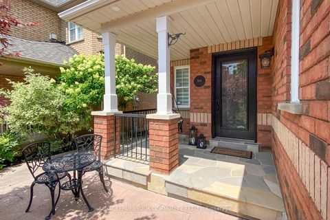 Photo 1 at 54 English Oak Drive, Oak Ridges Lake Wilcox, Richmond Hill