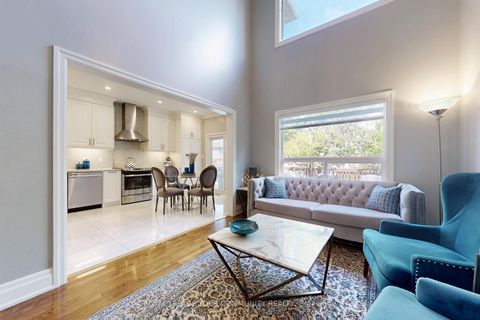 Photo 7 at 54 English Oak Drive, Oak Ridges Lake Wilcox, Richmond Hill