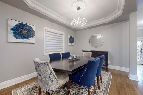 Photo 8 at 54 English Oak Drive, Oak Ridges Lake Wilcox, Richmond Hill