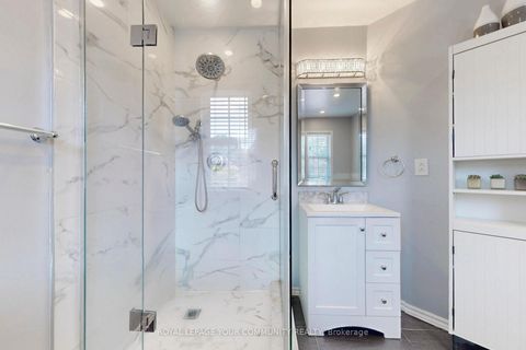 Photo 12 at 54 English Oak Drive, Oak Ridges Lake Wilcox, Richmond Hill