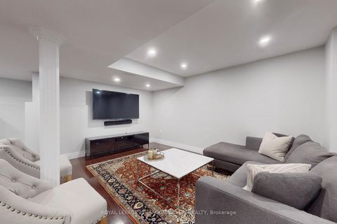 Photo 19 at 54 English Oak Drive, Oak Ridges Lake Wilcox, Richmond Hill