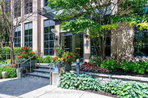 Photo 2 at 1121 - 500 Doris Avenue, Willowdale East, Toronto