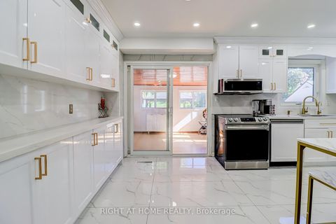Photo 10 at 63 Cog Hill Drive, Glen Shields, Vaughan