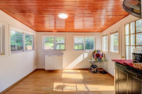 Photo 13 at 63 Cog Hill Drive, Glen Shields, Vaughan