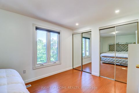 Photo 16 at 63 Cog Hill Drive, Glen Shields, Vaughan