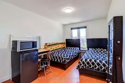 Photo 19 at 63 Cog Hill Drive, Glen Shields, Vaughan