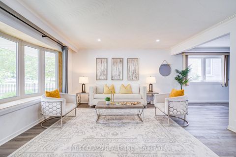 Photo 2 at 49 Mckee Avenue, Willowdale East, Toronto