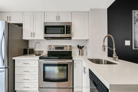 Photo 8 at 408 - 119 Merton Street, Mount Pleasant West, Toronto