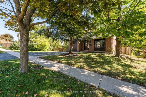 Photo 2 at 79 Fox Run, Letitia Heights, Barrie