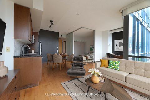 Photo 3 at 817 - 33 Mill Street, Waterfront Communities C8, Toronto
