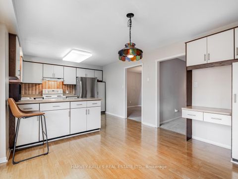 Photo 15 at 18 Finlayson Court W, Brownridge, Vaughan